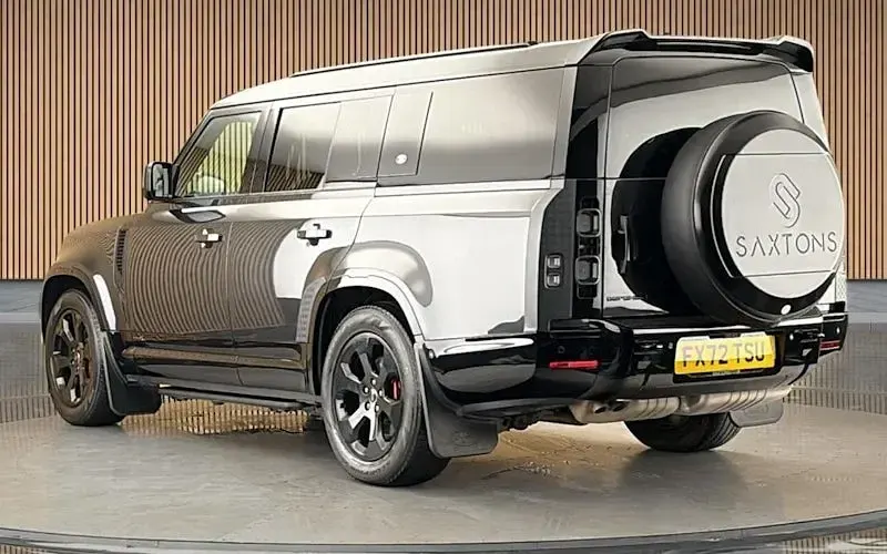 Used Land Rover Defender S 300 HP (220 kW) 2023 Grey SUV