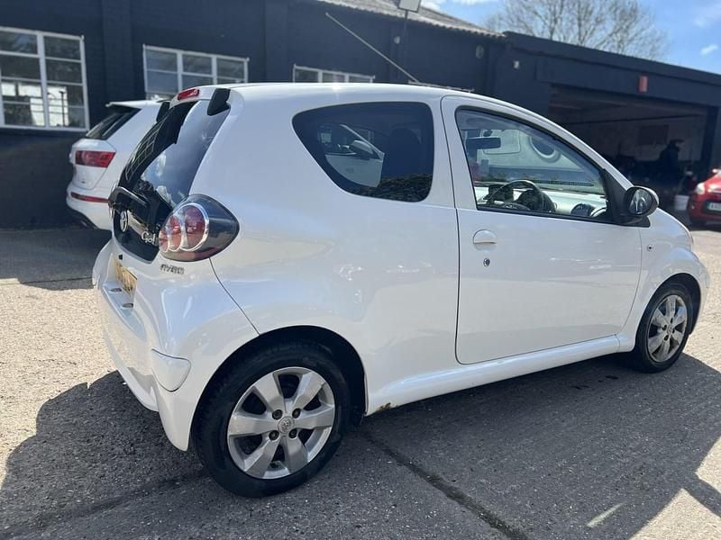 Begagnad Toyota Aygo 2012 Vit Halvkombi