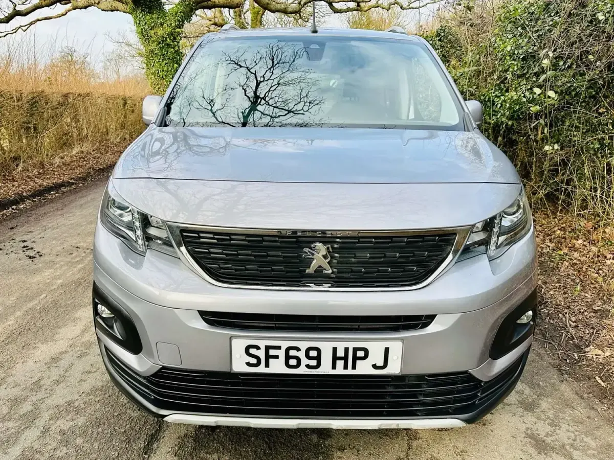 Begagnad Peugeot Rifter Allure 2019 Grå Minibuss