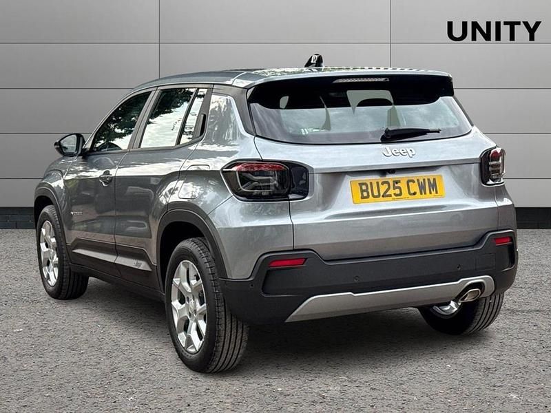 Begagnad Jeep Avenger Altitude 100 HK (73 kW) 2025 Grå SUV