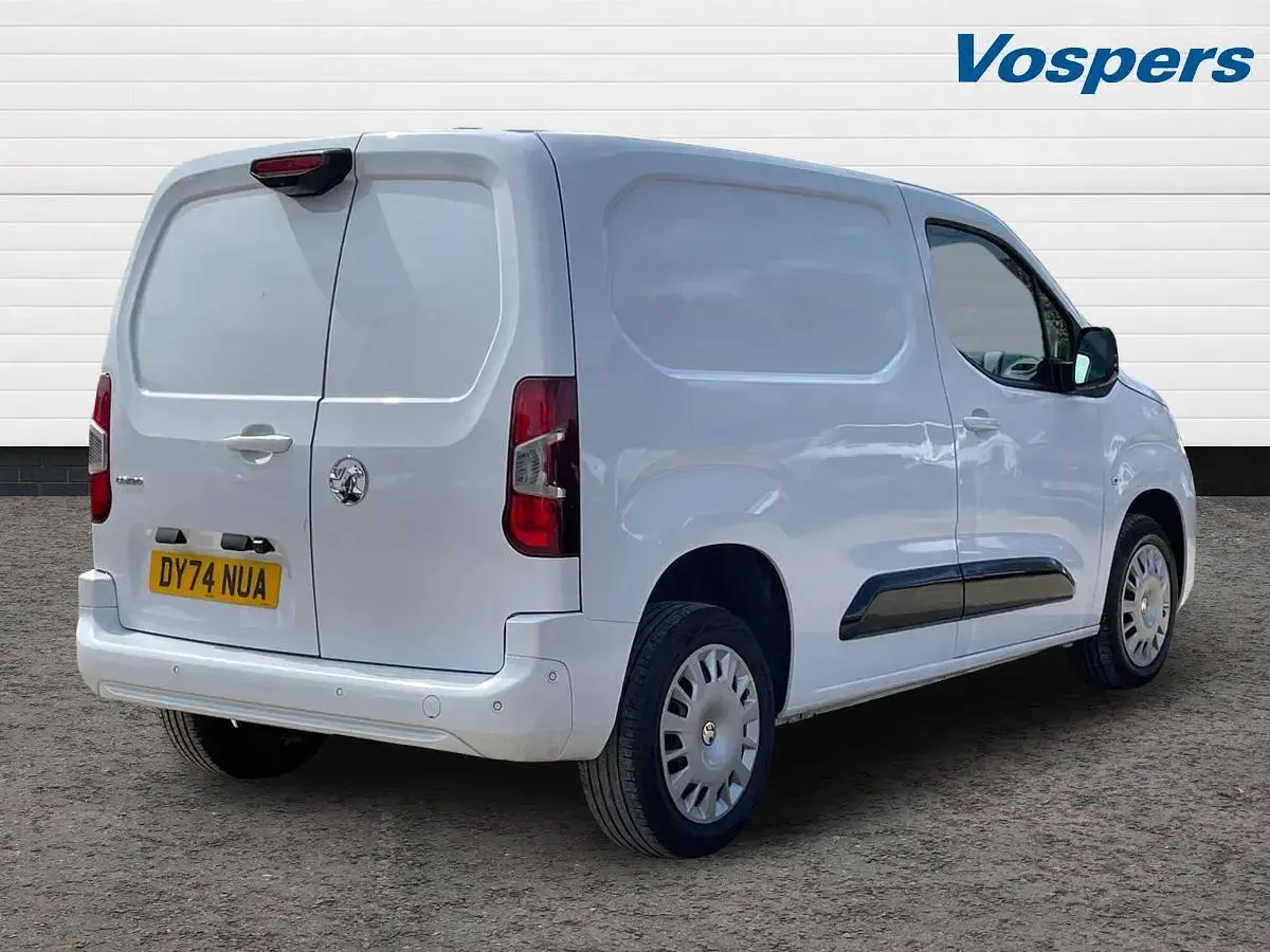 Used Vauxhall Combo 100 HP (73 kW) 2024 White MPV