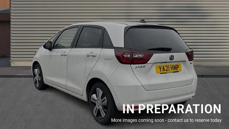 Used Honda Jazz Hybrid 109 HP (80 kW) 2021 White Hatchback