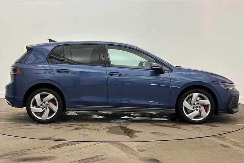 Second-hand VW Golf VIII GTE 272 CP (200 kW) 2025