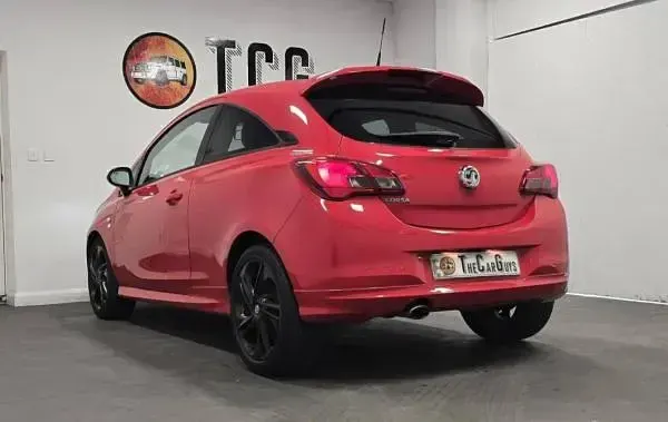Used Vauxhall Corsa Edition 90 HP (66 kW) 2015 Red Hatchback
