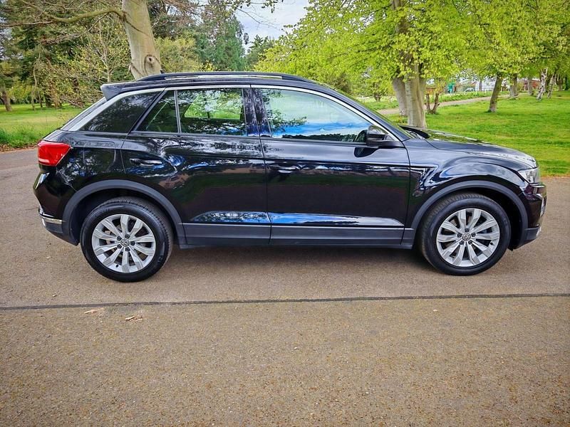 Used VW T-Roc SE 115 HP (84 kW) 2018 Black SUV
