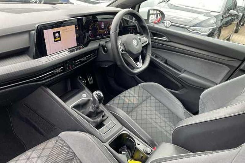 Used VW Golf VIII R-line 150 HP (110 kW) 2022 White Hatchback