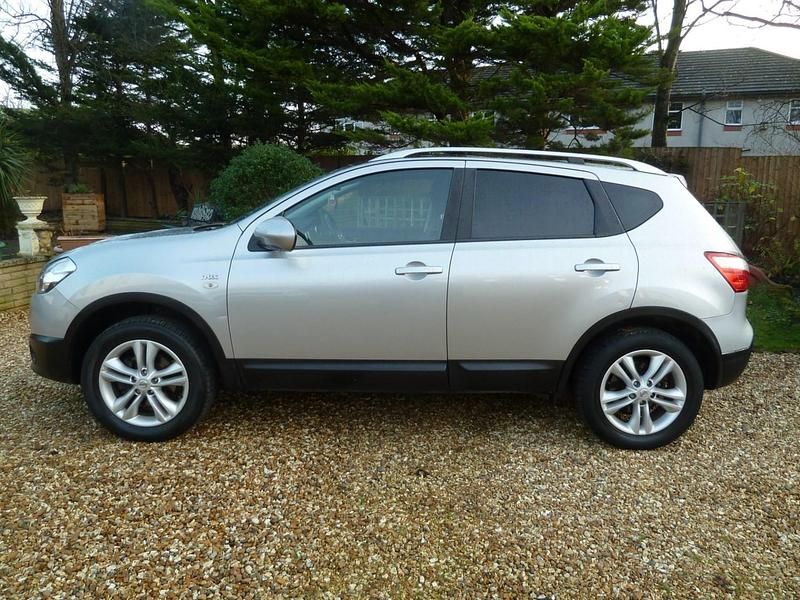 Used Nissan Qashqai N-TEC 2010 Silver SUV
