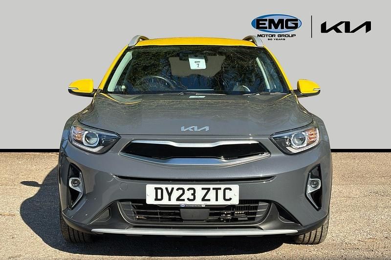 Used Kia Stonic 99 HP (72 kW) 2023 Grey SUV