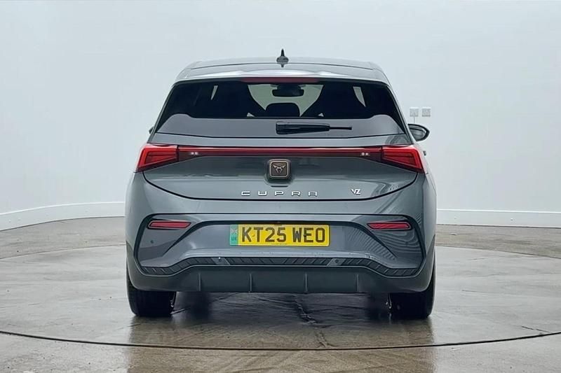 Used Cupra Born e-Boost 239 kW (326 HP) 2025 Green Hatchback