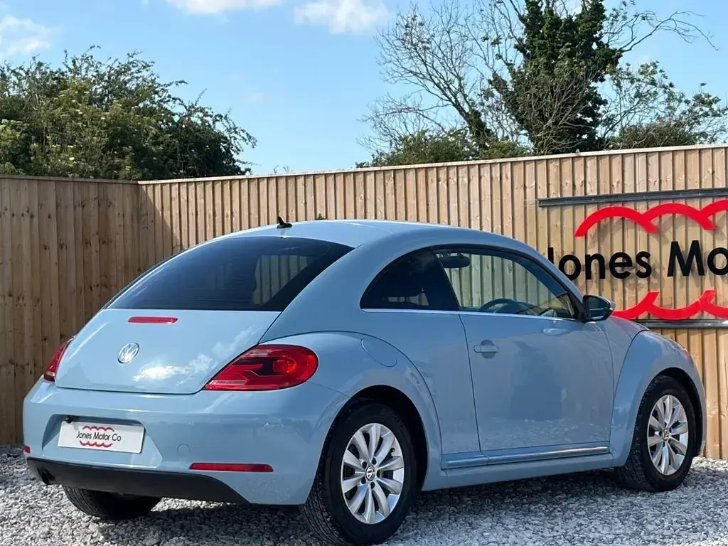 Used VW Beetle Design 105 HP (77 kW) 2013 Blue Hatchback