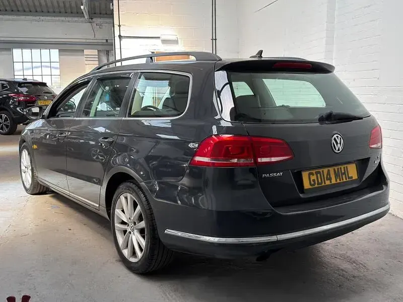 Used VW Passat Executive 105 HP (77 kW) 2014 Grey Estate