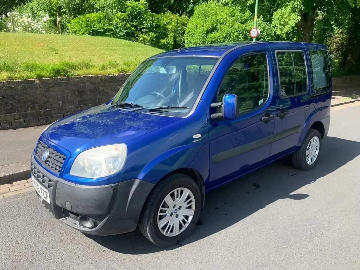 Used Fiat Doblò Active 120 HP (88 kW) 2006 Blue MPV