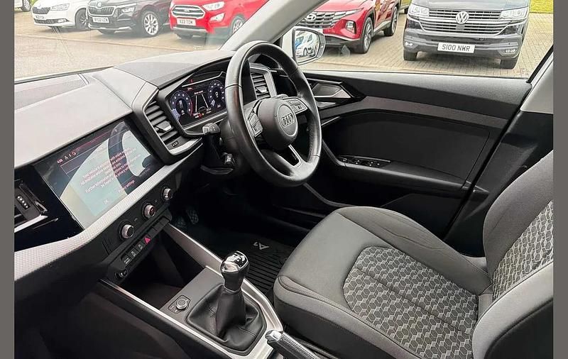 Used Audi A1 Sport 108 HP (79 kW) 2021 White SUV