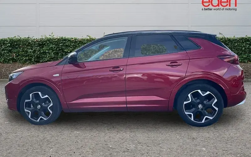 Used Vauxhall Grandland X Ultimate 131 HP (96 kW) 2023 Red SUV