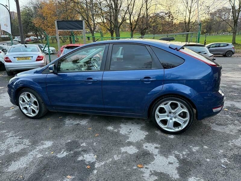 Used Ford Focus Titanium 2009 Blue Hatchback