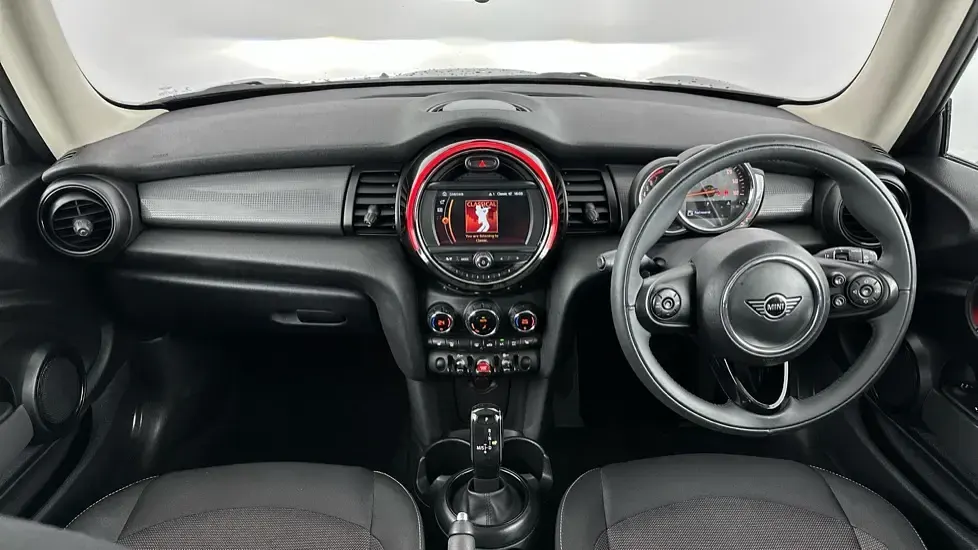 Used Mini Cooper Classic 134 HP (98 kW) 2018 Black Hatchback