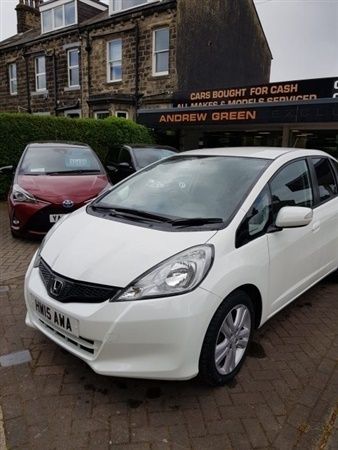 White Used 2015 Honda Jazz ES Hatchback | £9,750 (Expensive) - Image 1/1