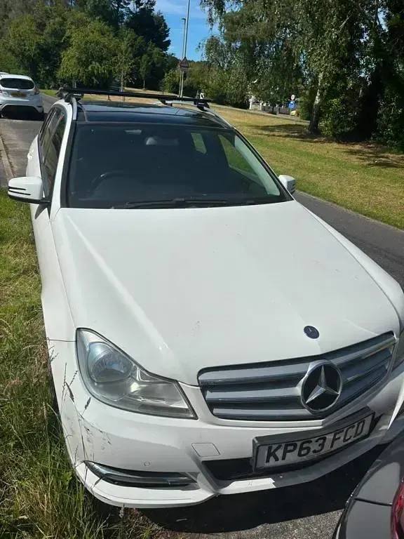 Used Mercedes C180 Executive 2014 White Estate
