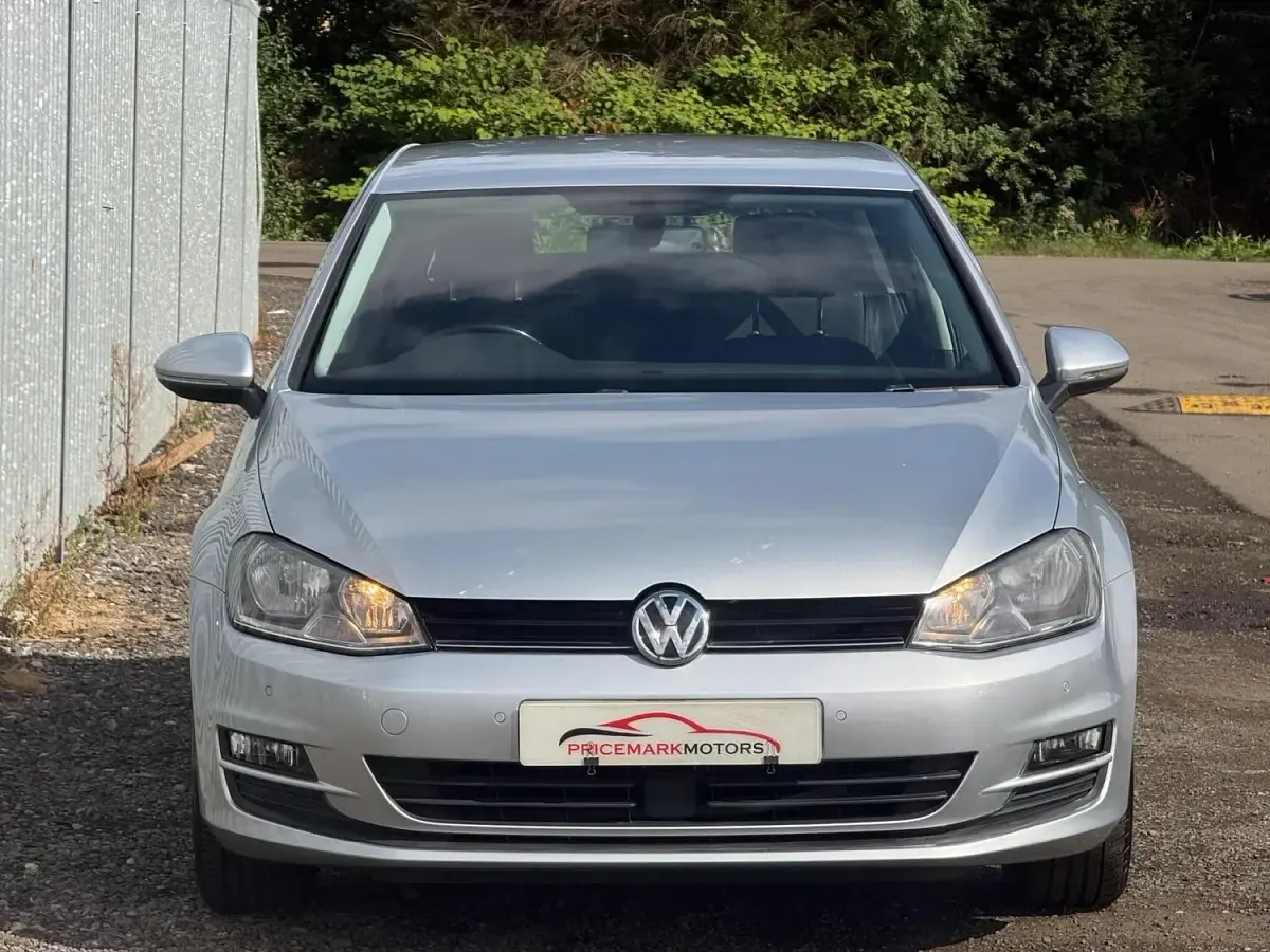 Used VW Golf VII Match 105 HP (77 kW) 2014 Silver Hatchback