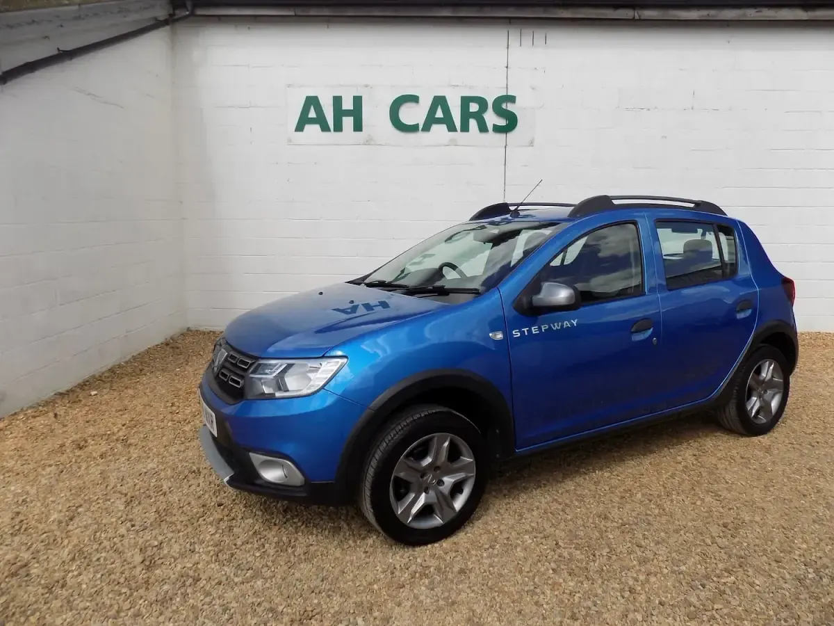 Used Dacia Sandero Essentiel 90 HP (66 kW) 2019 Blue Hatchback