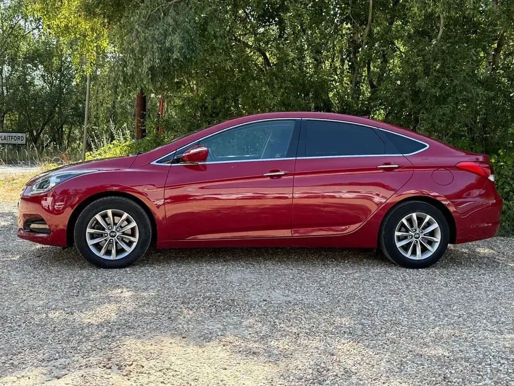 Used Hyundai i40 SE 141 HP (103 kW) 2017 Red Sedan