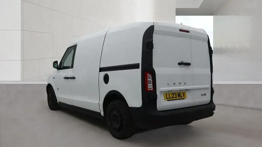 Used LEVC VN5 City 42 HP (30 kW) 2023 White MPV