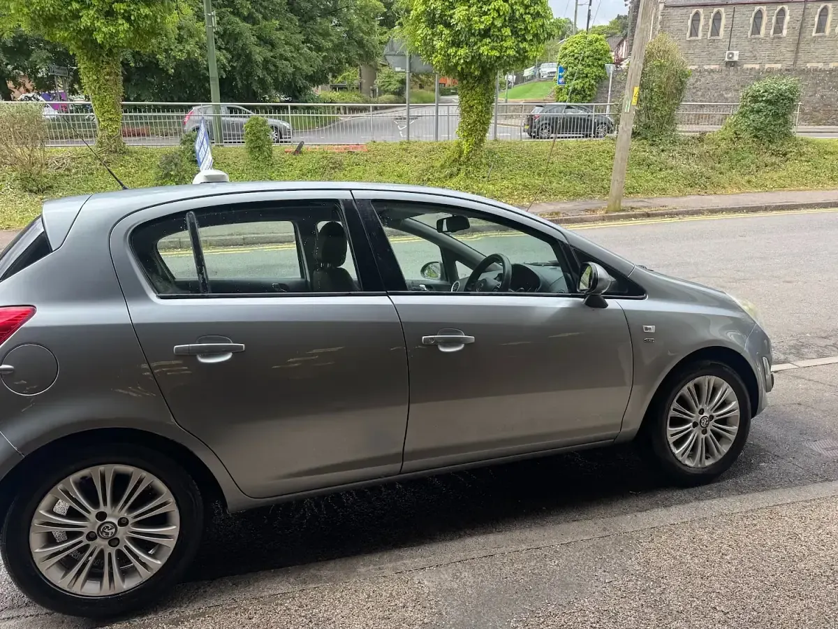 Used Vauxhall Corsa 100 HP (73 kW) 2013 Silver Hatchback