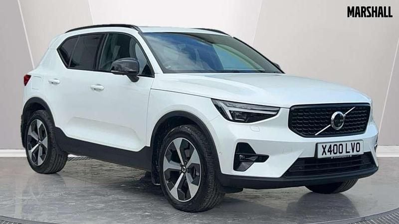 White Used 2023 Volvo XC40 Ultimate SUV | £32,389 (Good price) - Image 1/4