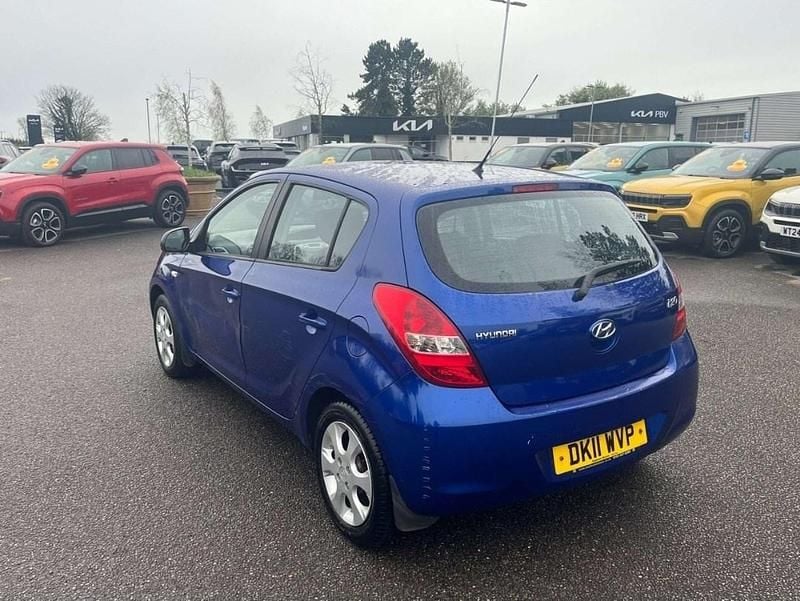 Used Hyundai i20 Comfort 101 HP (74 kW) 2011 Blue Hatchback