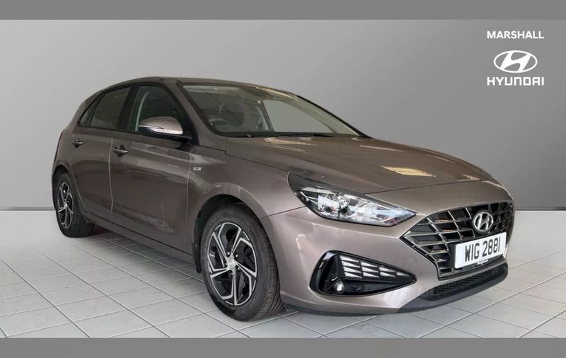 Bronze Used 2022 Hyundai i30 SE Hatchback | £12,038 (Fair price) - Image 1/4