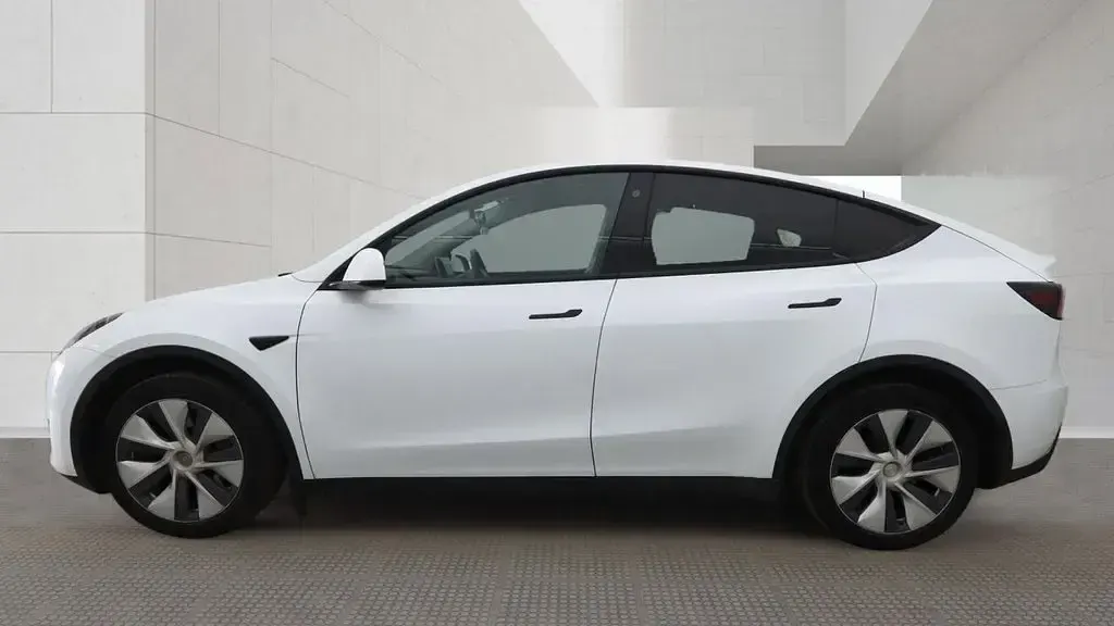 Used Tesla Model Y Long Range AWD 378 kW (514 HP) 2024 White SUV