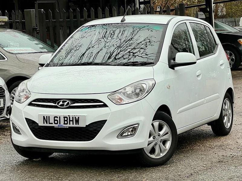 Used Hyundai i10 Active 86 HP (63 kW) 2011 White Hatchback