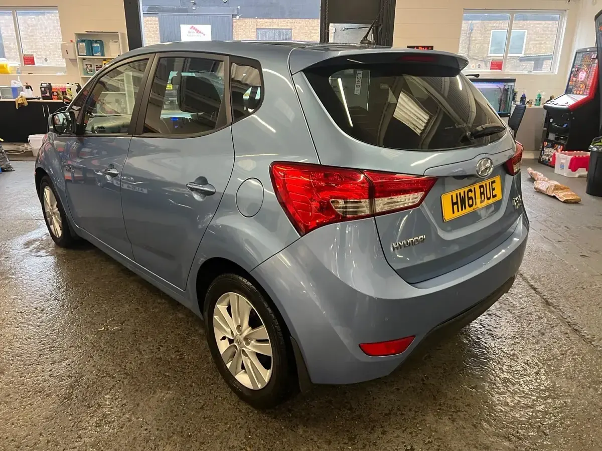 Used Hyundai ix20 Style 115 HP (84 kW) 2017 Blue Hatchback