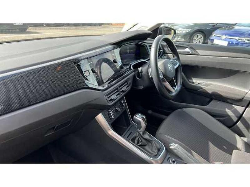 Used VW Polo Life 95 HP (69 kW) 2024 Black Hatchback