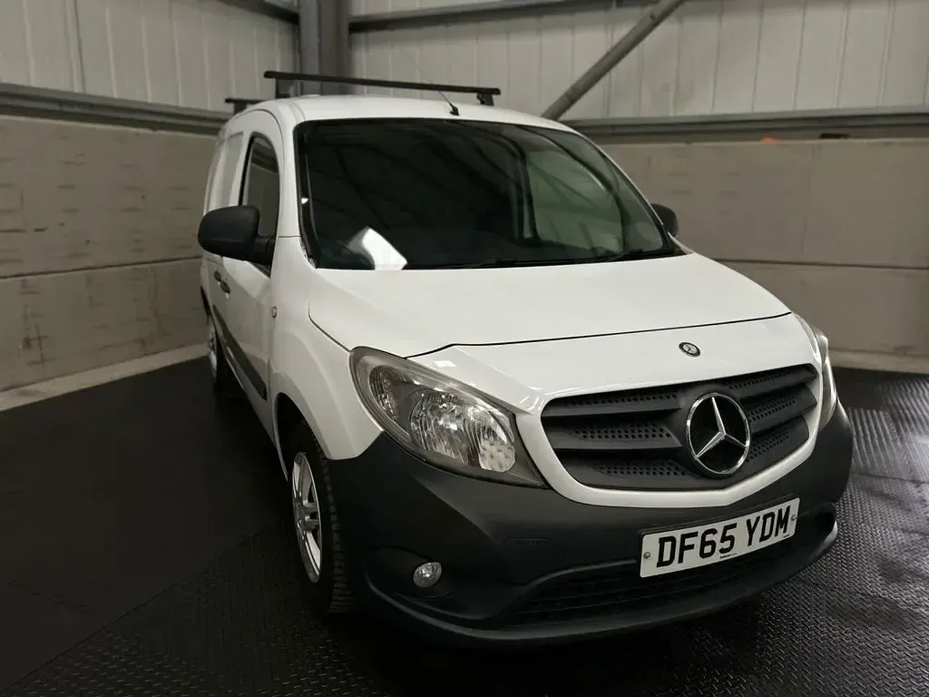 Used Mercedes Citan 109 90 HP (66 kW) 2015 White MPV