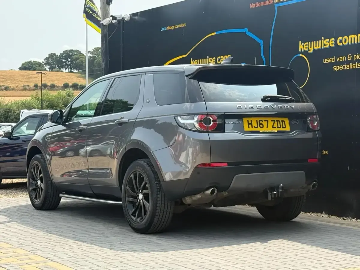 Used Land Rover Discovery 5 SE 2017 Grey SUV