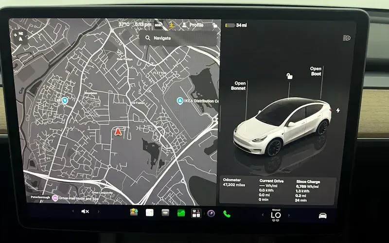 Used Tesla Model Y Long Range AWD 378 kW (514 HP) 2022 White SUV