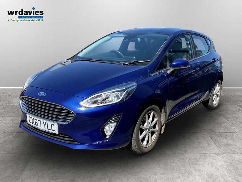 Used Ford Fiesta Zetec 100 HP (73 kW) 2017 Deep impact blue Hatchback