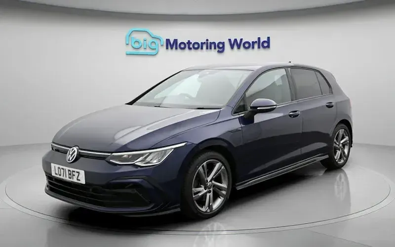 Used VW Golf VIII R-line 131 HP (96 kW) 2024 Hatchback