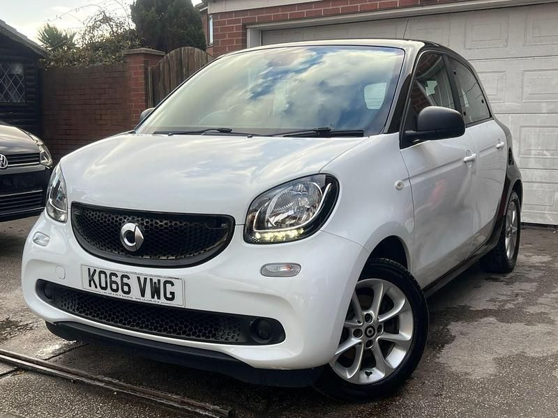 Used Smart ForFour Passion 2017 White Hatchback