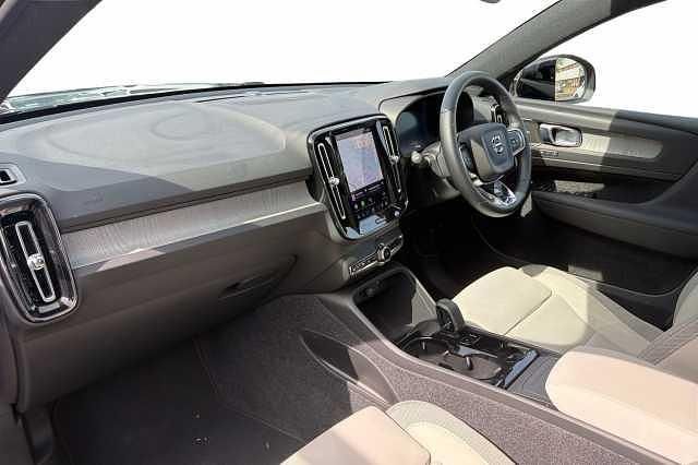 Used Volvo EX40 Ultra 183 kW (249 HP) 2025 SUV