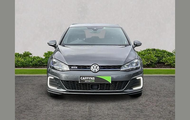 Used VW Golf VIII Advance 201 HP (147 kW) 2020 Grey Hatchback