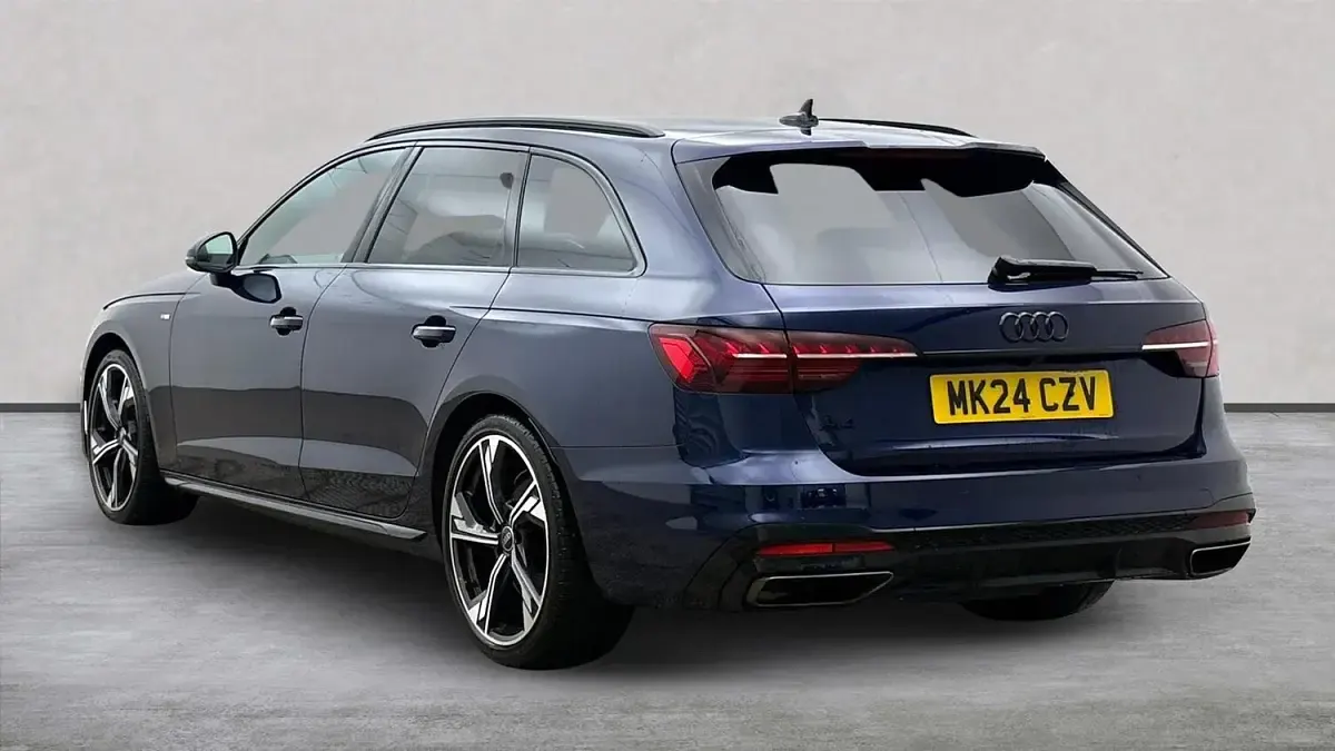 Used Audi A4 Black Edition 204 HP (150 kW) 2024 Blue Estate