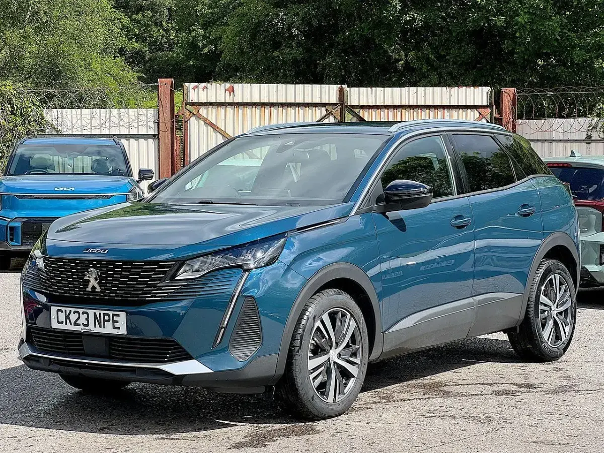 Used Peugeot 3008 Active+ 129 HP (94 kW) 2023 Blue SUV