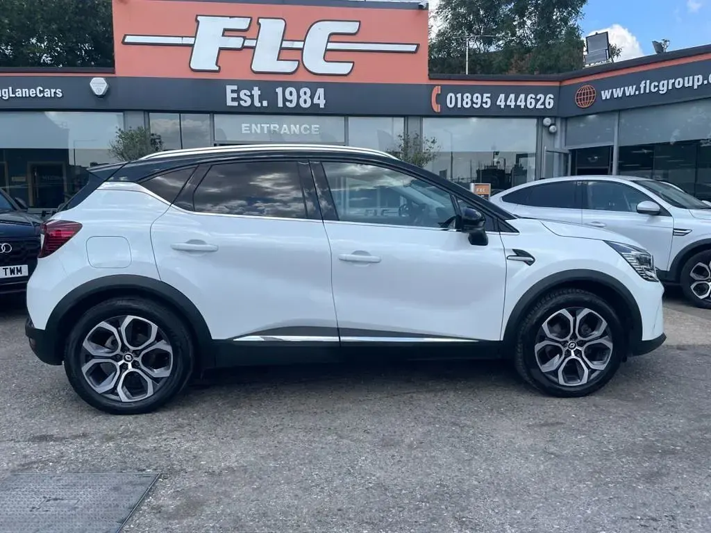 Used Renault Captur Techno 145 HP (106 kW) 2024 White SUV