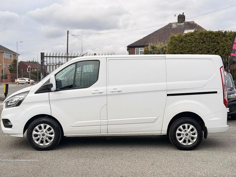 Used Ford Transit Custom Limited 130 HP (95 kW) 2021 White Van
