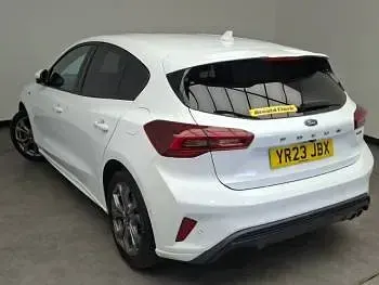Used Ford Focus ST-Line 155 HP (114 kW) 2023 White Hatchback