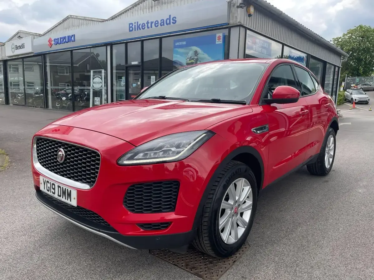 Usado Jaguar E-Pace S 150 HP (110 kW) 2019 Vermelho SUV