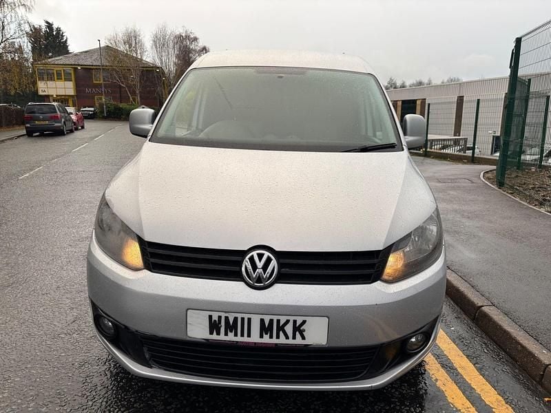 Usado VW Caddy 102 HP (75 kW) 2011 Prateado Monovolume