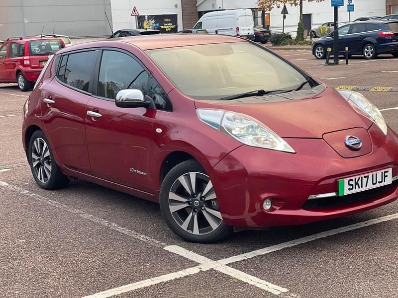 Red Used 2017 Nissan Leaf Tekna Hatchback | £4,800 (Good price) - Image 1/4